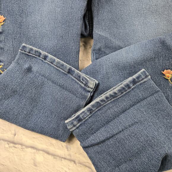DG2 by Diane Gilman Women's Jeans Boho Floral Embroidered size 8 Petite - Picture 16 of 16